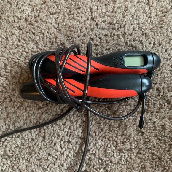 Electronic Counting Skipping Rope - Picture 3 of 4